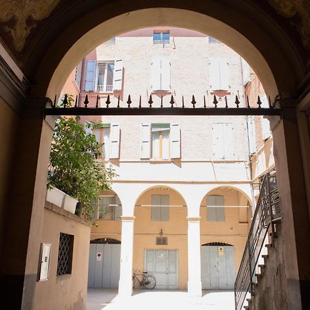Maison La Pomposa Модена Экстерьер фото